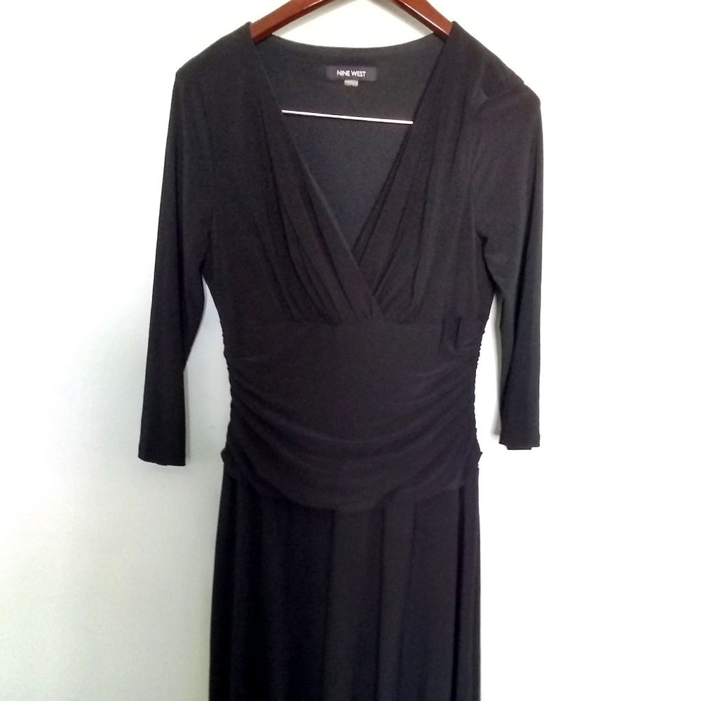 Nine West Knit Black 3/4 Sleeve Ruched Waist Knee-Length V-Neck Size 10 Dress